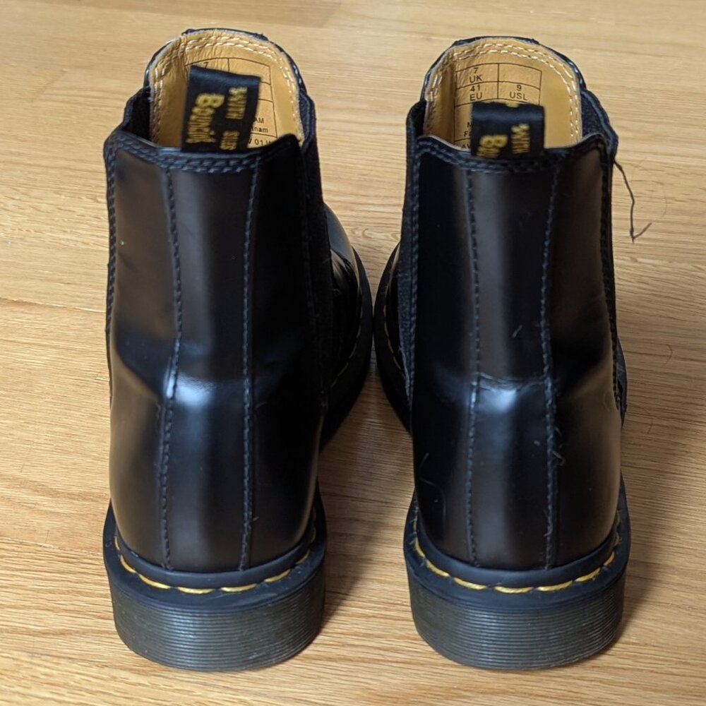 Dr. Marten's 2976 Women's Yellow Stitch Smooth Leather Chelsea Boots - Size 9 - Picture 2 of 6